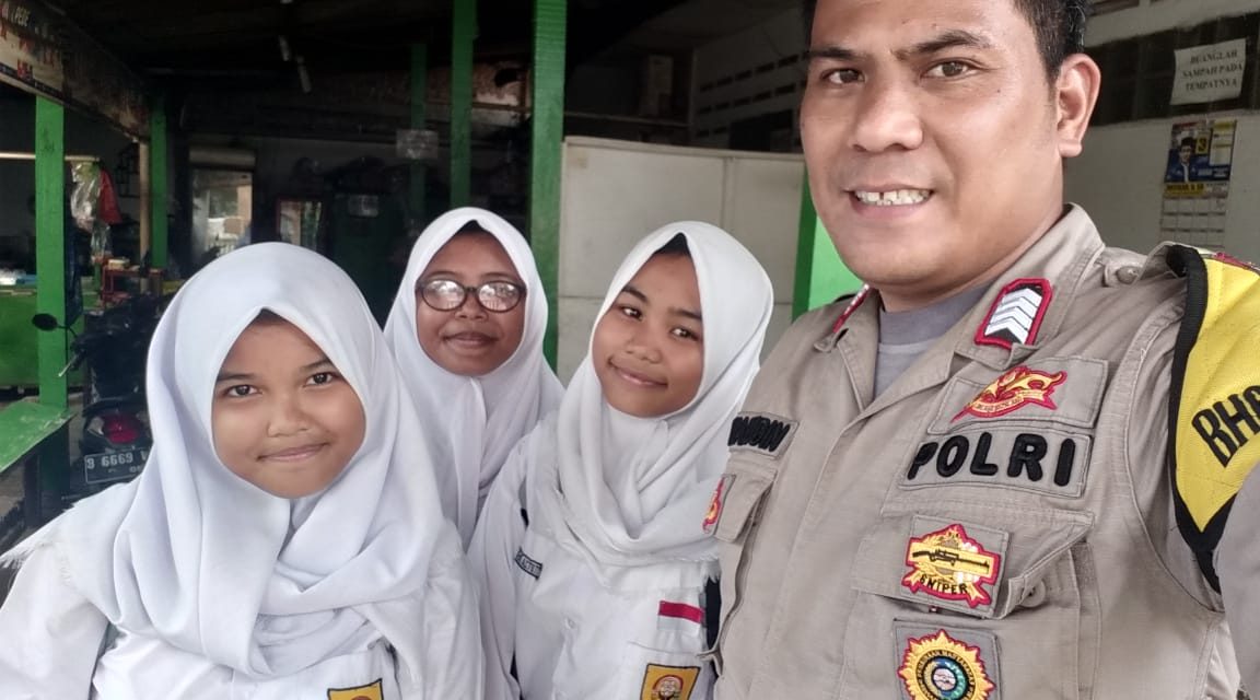 Cegah Tindak Kejahatan di Lingkungan Sekolah, Bhabinkamtibmas Polsek Cipondoh Temui Siswa