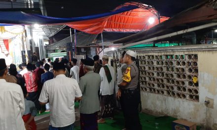 Dalam Menjaga Ketertiban Bersama Bhabinkamtibmas Bugel Aipda Danu Suheri Hadiri Maulid Nabi