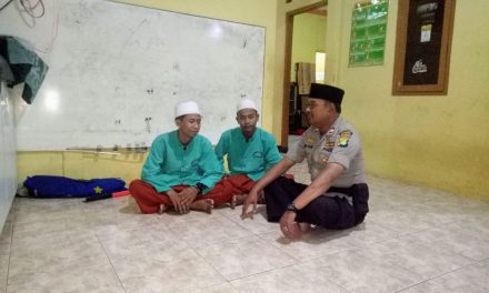 Cegah Kejahatan di Lingkungan Ponpes, Bhabinkamtibmas Polsek Cipondoh Temui Santri