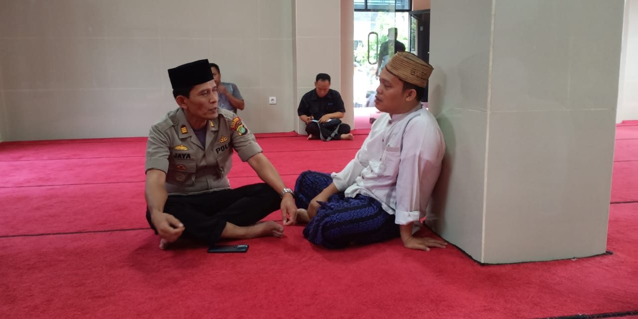 Tetap Lakukan Penggalangan Kepada Tokoh Agama AKP Nurjaya SH Sholat Jumat Berjamaah