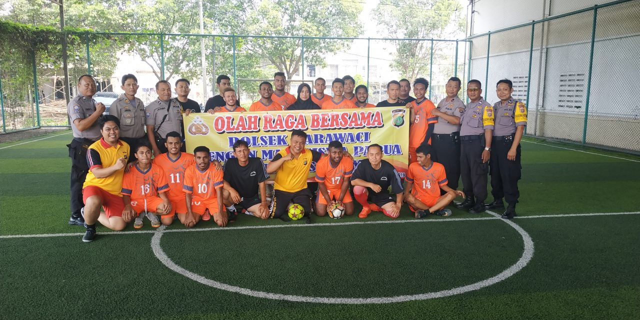 Wujudkan Kebersamaan Polsek Karawaci Bertanding Futsal Dengan Mahasiswa Indonesia Timur