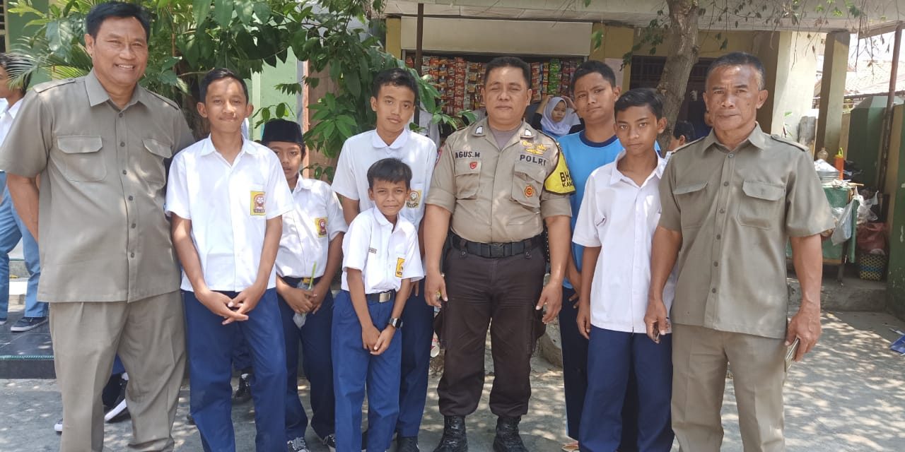 Sambangi Sekolah, Bhabinkamtibmas Polsek Cipondoh Jelaskan Bahaya Narkoba