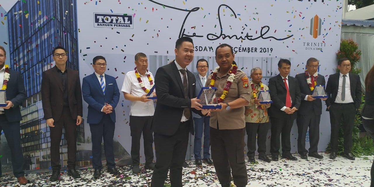 Kapolsek Cipondoh Hadir Sebagai Tamu Kehormatan pada Acara Topping Off Ceremony Apartement The Smith Soho