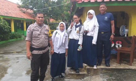 Laksanakan Program Polkis, Bhabinkamtibmas Poris Plawad Kunjungi Sekolah SMK Waskita Madya