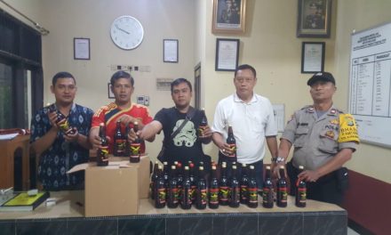 Puluhan Botol Miras diamankan Polsek Neglasari dalam Operasi Cipta Kondisi Jelang Nataru