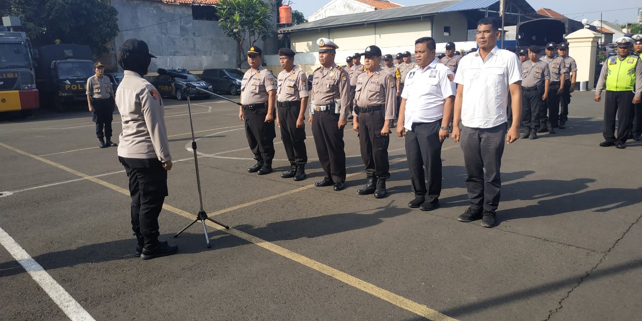 Dalam Meningkatkan Disiplin Kapolsek Karawaci AKP Yulies Andri Pratiwi S.IK Gelar Apel Pagi