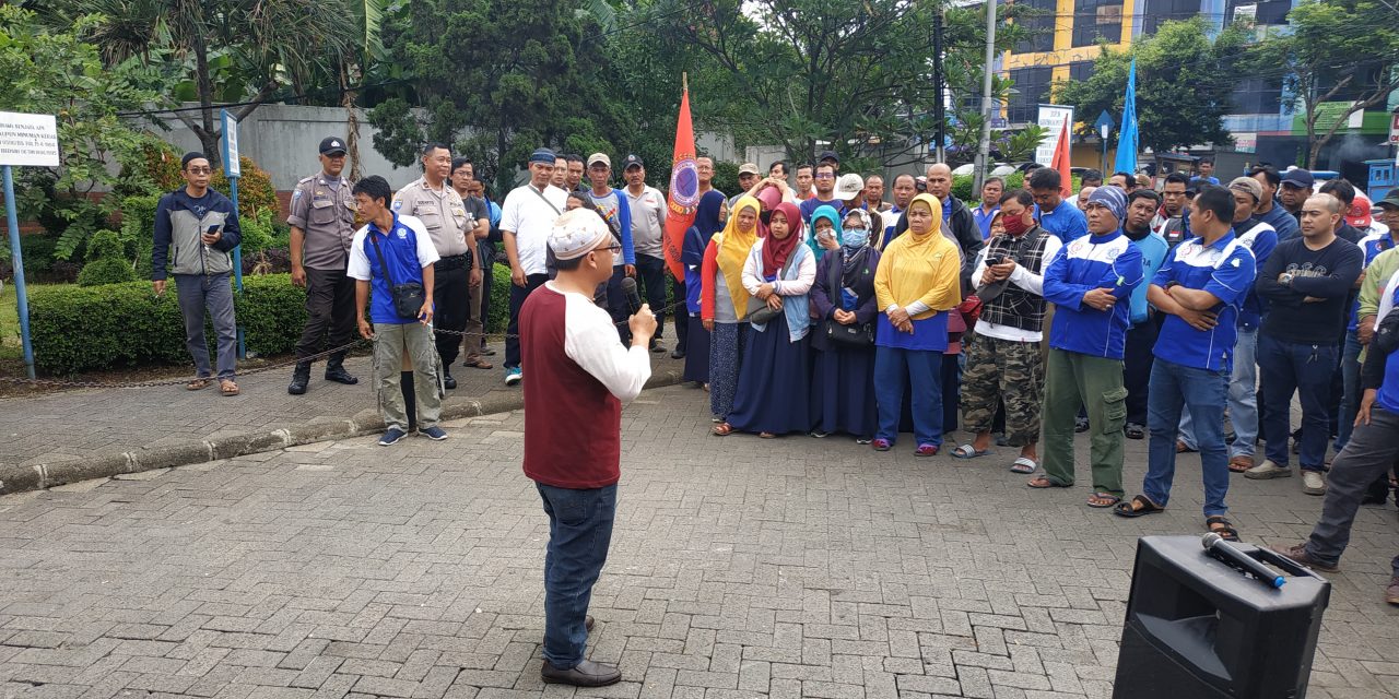 Jadikan Keadaan Tertib Dan Aman Polsek Karawaci Gelar Pengamanan Aksi Mogok Kerja Karyawan PT Sulindafin