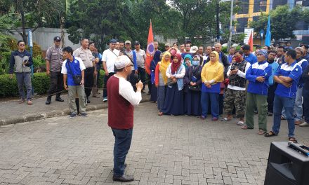 Jadikan Keadaan Tertib Dan Aman Polsek Karawaci Gelar Pengamanan Aksi Mogok Kerja Karyawan PT Sulindafin