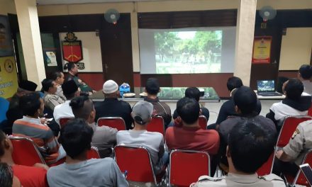 Kepolisian Polsek Cipondoh Gelar Nobar Film ‘Surga Kecil di Bondowoso’ Bersama Para Tokoh dan Warga