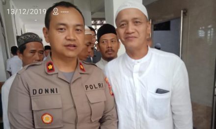 Kapolsek Cipondoh Sambangi Tokoh Masyarakat Kec. Pinang Usai Jumling Shalat Jum’at Keliling di Masjid Al Itihad