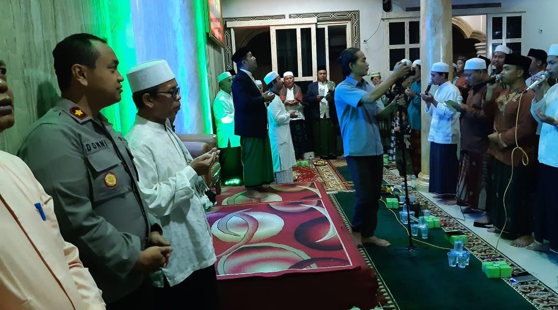 Kapolsek Cipondoh Beserta Jajaran hadiri Peringatan Maulid Nabi Muhammad SAW di Masjid Jami Baiturrohim