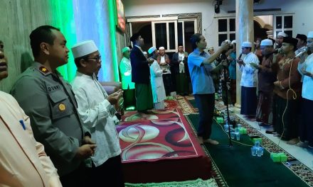 Kapolsek Cipondoh Beserta Jajaran hadiri Peringatan Maulid Nabi Muhammad SAW di Masjid Jami Baiturrohim