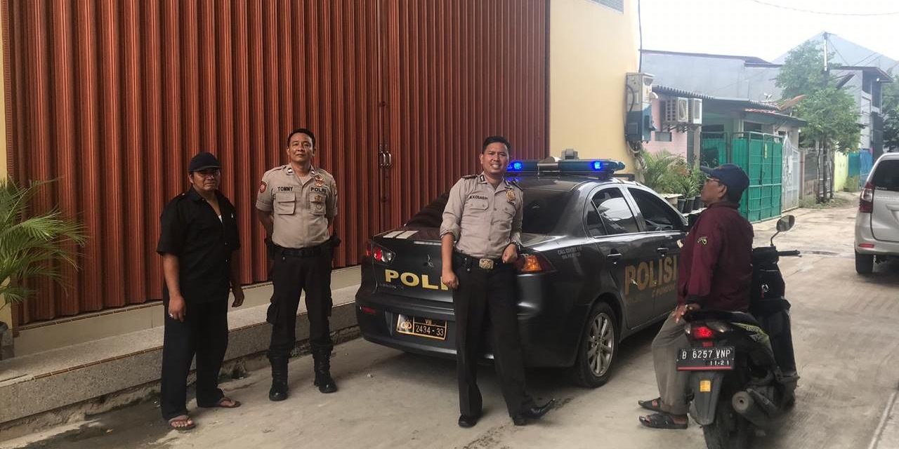 Unit Patroli R4 Samapta 6505 Polsek Cipondoh Gelar Patroli Biru Disekitar Vihara Sukhavati Prajna Perum Poris Indah Cipondoh Kota Tangerang