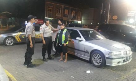 Unit Samapta Patroli Biru Polsek Cipondoh Gelar Patroli Biru dan Pemantauan Perparkiran Waralaba di Jl. KH. Hasyim Ashari Cipondoh