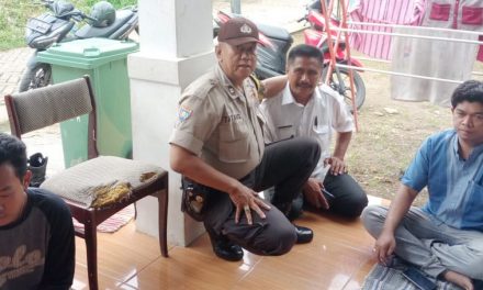 Sambangi Tokoh Masyarakat Bhabinkamtibmas Kunciran Jaya Titip Pesan Kamtibmas