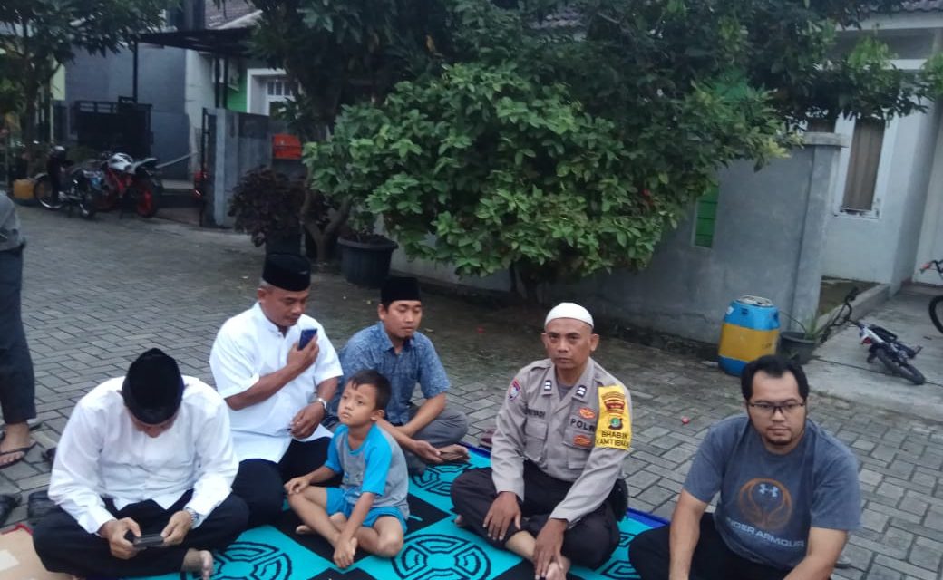 Jalin Silaturahmi Dengan Para Tokoh,  Bhabinkamtibmas  Kel. Cipete Polsek Cipondoh Laksanakan Door To Door System kepada Tokoh Masyarakat dan Tokoh Agama