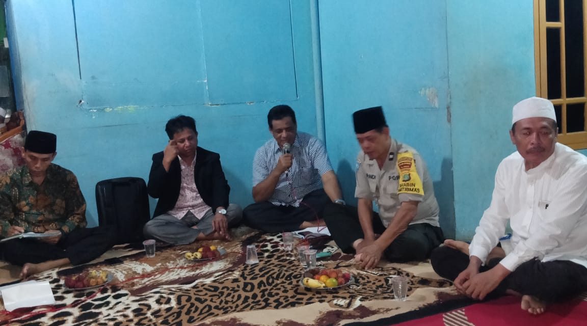 Bhabinkamtibmas Bersama Lurah Bahas Musrenbang Tingkat RW 03 Kelurahan Kenanga