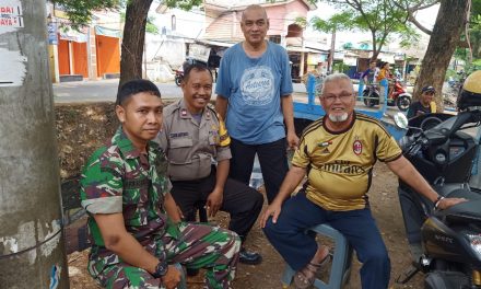 Sinergitas Babinsa Bersama Bhabinkamtibmas Sambangi Tokoh Masyarakat