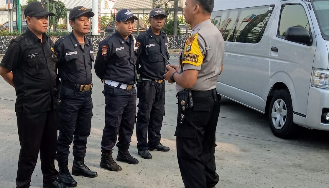 Aiptu Asmad Berikan Binkamsa Kepada Security Restarea