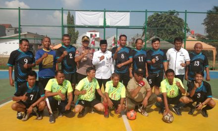 Camat Batu Ceper H. Nurhidayatullah. S. Ip. M. Si adakan pertandingan Futsal antar kelurahan dalam rangka HUT Kota Tangerang yang ke-27 dan Kapolsek Batu Ceper Hadir demi untuk memeriahkan turnamen futsal