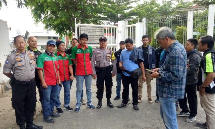 Kapolsek Batu Ceper KOMPOL WAHYUDI. SH pimpin Apel Kesiap-siagaan dalan kegiatan Pengamanan dan pengawalan terhadap aksi kaum Serikat Buruh yang akan berangkat ke Gedung DPR RI Jakarta