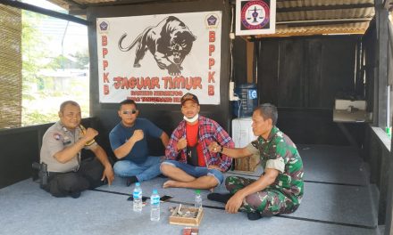 Bhabinkamtibmas Bersama Babinsa Sambangi Salah Satu Ormas