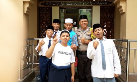 Sambang Polsantren, Aiptu Suhandi Ajak Santri Tidak Salah Dalam Pergaulan