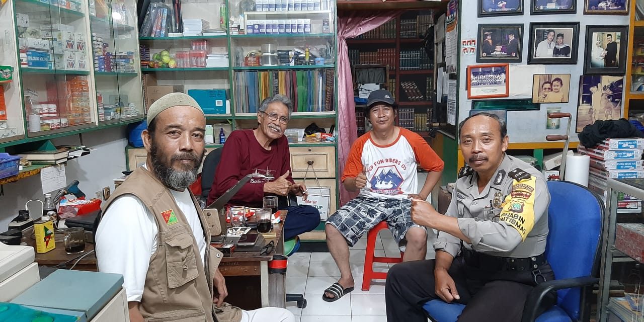 Sambang Ke Tokoh Masyarakat, Bhabinkamtibmas Ajak Aktifkan Siskamling