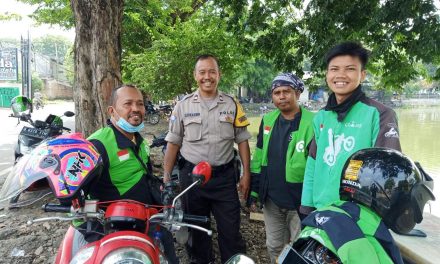 Bhabinkamtibmas Kel. Cipondoh, Aiptu Sukarno Bersilaturahmi dengan Komunitas Ojek Online