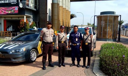 Upaya Ciptakan Situasi Aman Unit Patroli R4 6505 Gelar Patroli BIRU di Perumahan Banjar Wijaya Cluster Pinewood