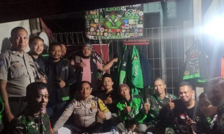 Babinsa bersama Binmas Polsek Neglasari Gelar Patroli Bersama