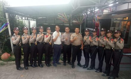 Waka Polsek Cipondoh Beserta Jajaran Gelar Pengamanan Acara Pesta Rakyat dan Panggung Hiburan di Gereja Santa Bernadete Kel. Sudimara Pinang