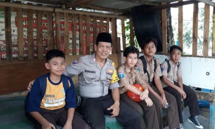 Polisi Sambang Sekolah Aiptu Suhandi Kunjungi SMP NURUL HIKMAH Kenanga Kec.Cipondoh kota Tangerang