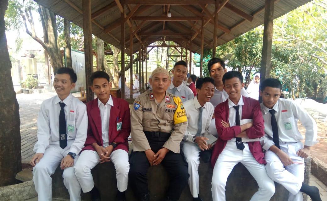 Kemitraan yang Harmonis Bhabinkamtibmas Kel. Cipete  Aiptu Supriyadi Sambang Polkiss ke Sekolah SMA  An-Nuqthah