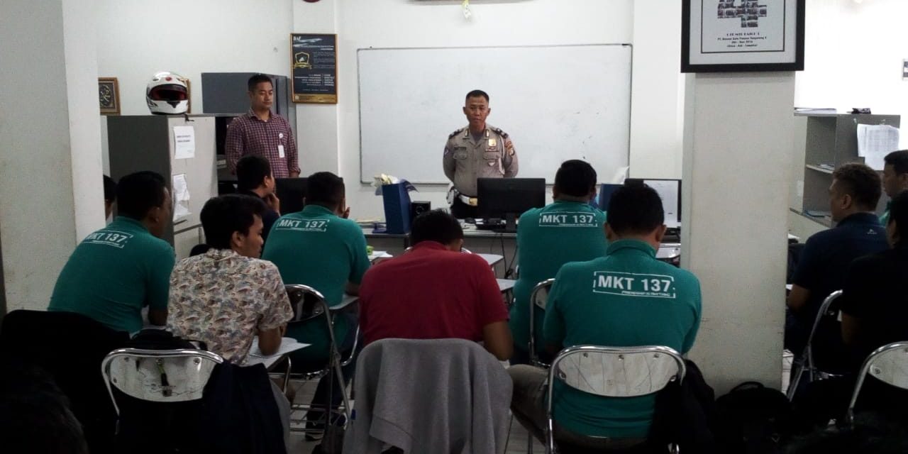 BINLUH KESELAMATAN BERLALULINTAS SAFETY READING OLEH POLSEK CILEDUG