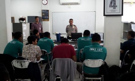 BINLUH KESELAMATAN BERLALULINTAS SAFETY READING OLEH POLSEK CILEDUG