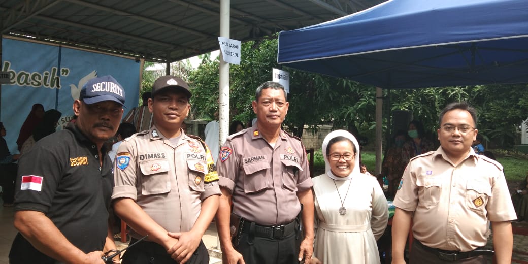 Kanit Binmas hadiri Bhakti Sosial di SMPK Sang Timur Karang Tengah Kota Tangerang