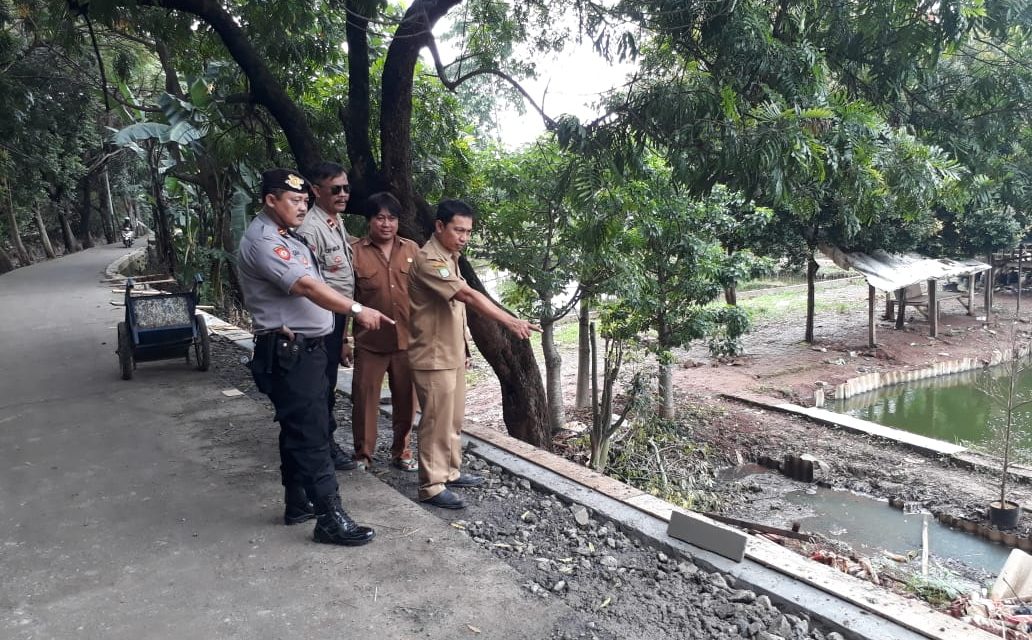 Unit Samapta Polsek Ciledug Patroli dan Cek Pintu Air Kewilayahan