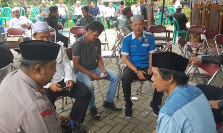 Kapolsek Ciledug Melayat ke rumah duka Alm. Hendro Prabowo Sudimara Timur Ciledug Kota Tangerang