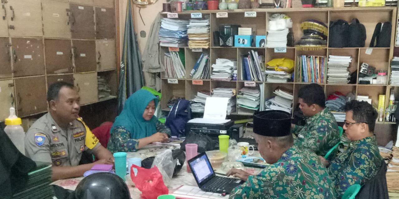 Aiptu Mulyadih Laksanakan Polkiss Dan Bertatap Muka Dengan Guru Pengajar di MTs Al Mubarok