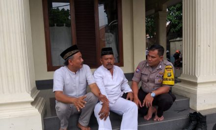 Bhabinkamtibmas Poris Plawad Sambangi Tokoh Masyarakat Agar Tidak Terpengaruh Berita Hoax