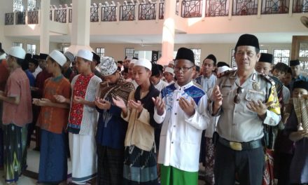 Aiptu Suhandi Laksanakan Penggalangan dan Sambang Polsantren ke Ponpes Daarul Amanah Kenanga