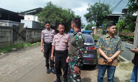 Pantau Pembangunan Sutet Unit Samapta Polsek Cipondoh Gelar Patroli Biru di Kel. Neroktog