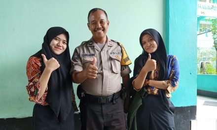 Cegah Pergaulan Bebas Sambang Bhabinkamtibmas Kel. Cipondoh Aiptu Sukarno Sambang Polkiss ke Sekolah SMK Muhammadiyah 1