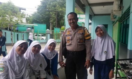 Cegah Pengaruh Negatif Kemajuan Tekhnologi, Bhabinkamtibmas  Aiptu Mulyadih Sambang Polkiss ke Sekolah MTs Al Mubarok