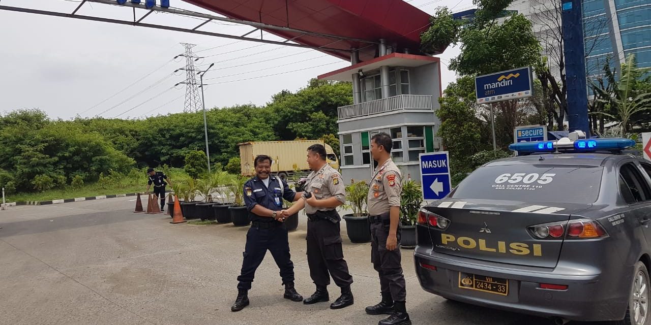 Antisipasi Gangguan Kamtibmas Polsek Cipondoh melalui Unit Sabharanya Gelar  Patroli Biru di Pergudangan Duta Indah Iconic