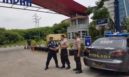 Antisipasi Gangguan Kamtibmas Polsek Cipondoh melalui Unit Sabharanya Gelar  Patroli Biru di Pergudangan Duta Indah Iconic