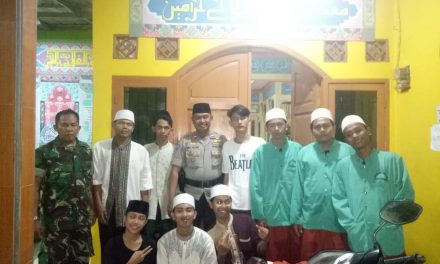 Babinsa Bersama Bhabinkamtibmas Lakukan Kunjungan Ke Pondok Pesantren, Berikan Rasa Aman Kepada Santri