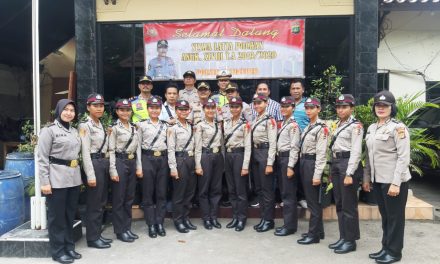 Siswa Latja Polwan tahun Anggaran XLVIII T,A 2019/2020 Melaksanakan Pembinaan latihan fungsi Teknis Kepolisian di Polsek Batu ceper