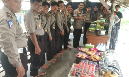 Kapolsek Batu Ceper KOMPOL WAHYUDI.SH Menjalin kebersamaan Personil Polsek Batuceper dan Siswa Polwan